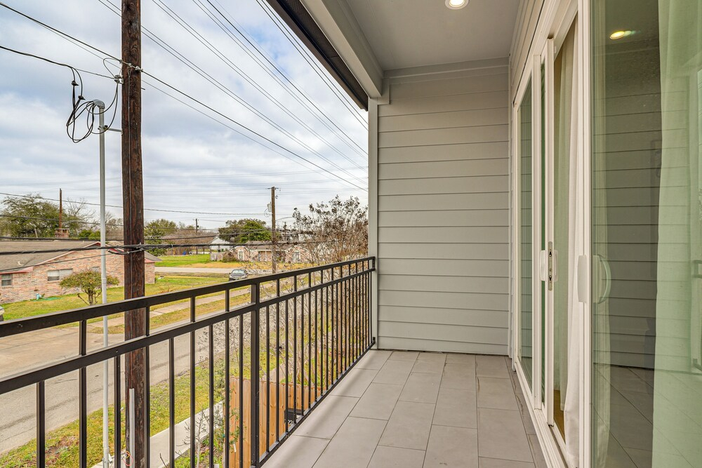 Sleek & Spacious! Prime Houston Home Near NRG