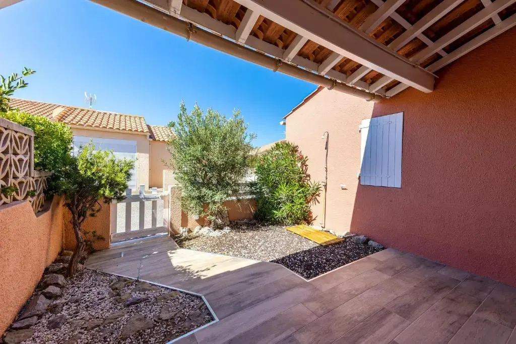Gruissanne - Maison avec piscine, à 150m de la plage