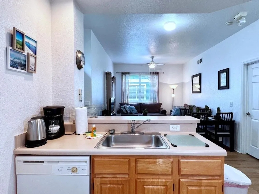 Lovely Family Town Home In Great Location 4 Bedroom Townhouse by RedAwning