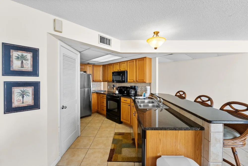 Aquavista Condominiums by Realjoy Vacations