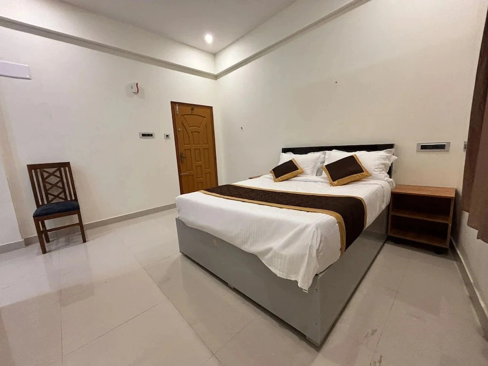 Thamira Grand Palace
