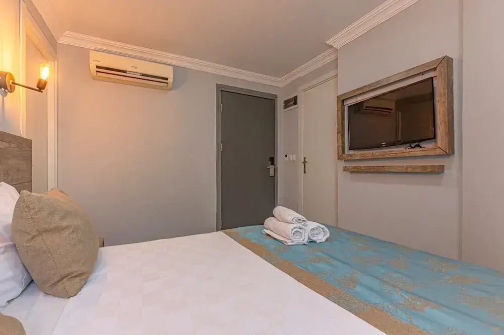 Seven City Hotel