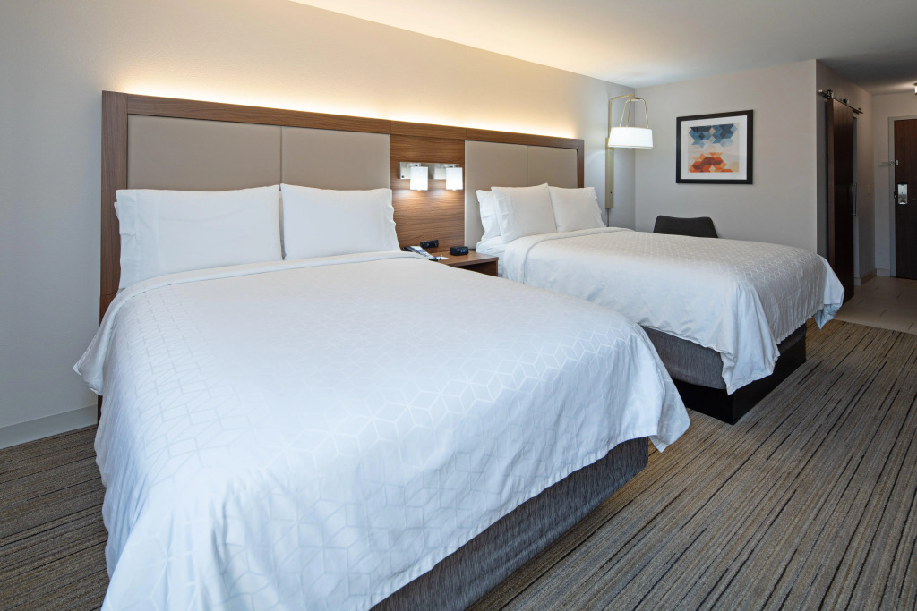 Holiday Inn Express Hotel & Suites SeaTac by IHG