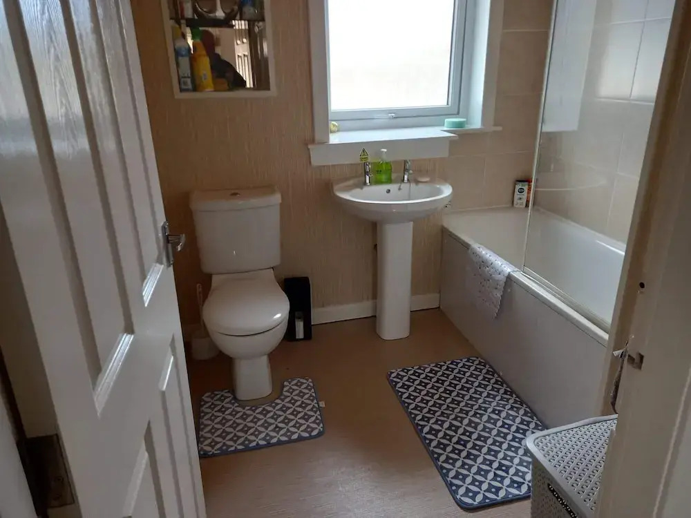 Inviting, Light and Airy 3-bed Apartment in Wick