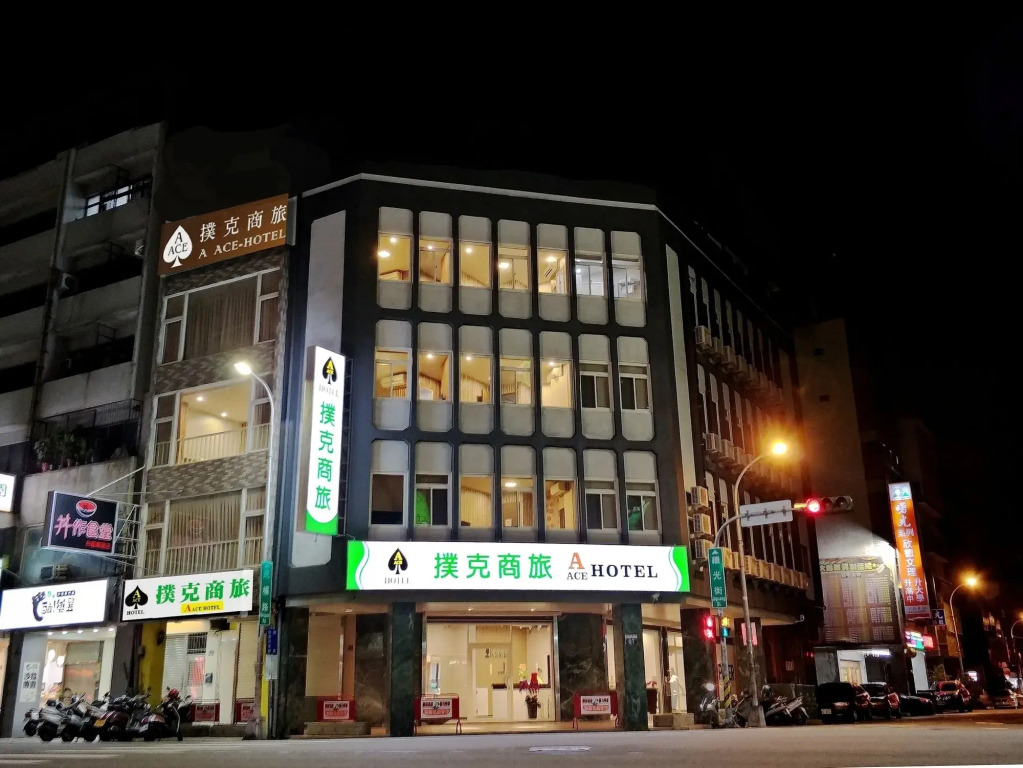 A Ace Hotel