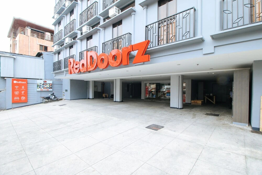 Jardin Suites Hotel & Residences by RedDoorz