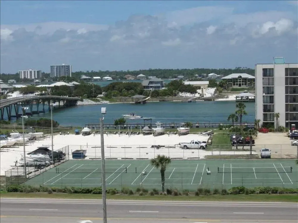 Wind Drift 208 - 2 Br condo by RedAwning