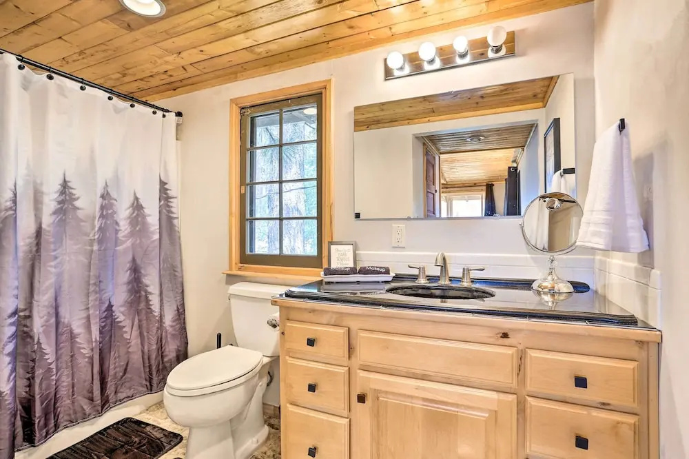 Peaceful Cabin w/ Mtn + River Views, Fire Pit