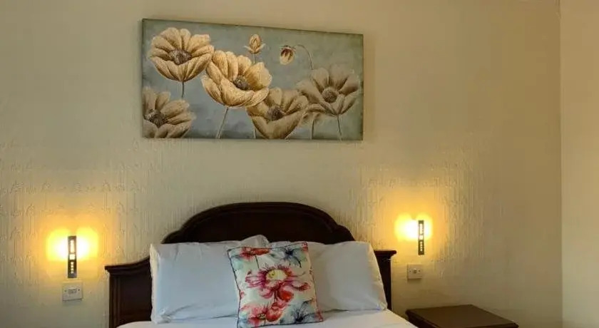 The George Hotel