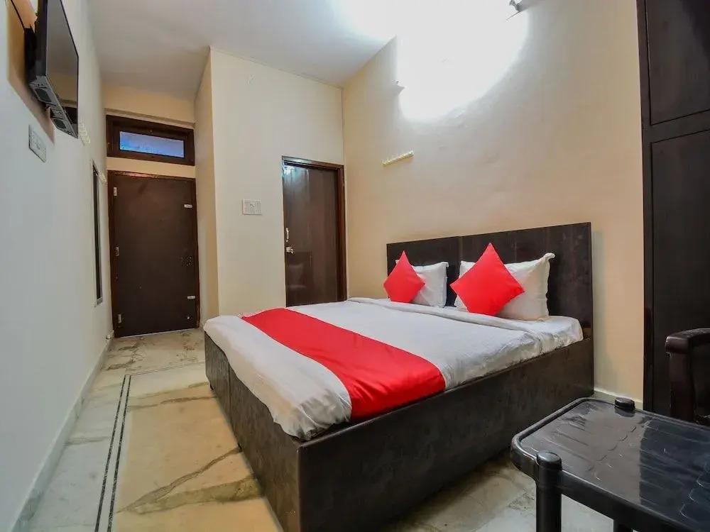 Hotel Sapphire Palace by OYO Rooms