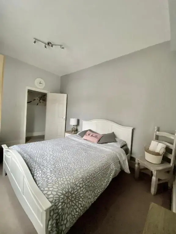 London Oval Apartment