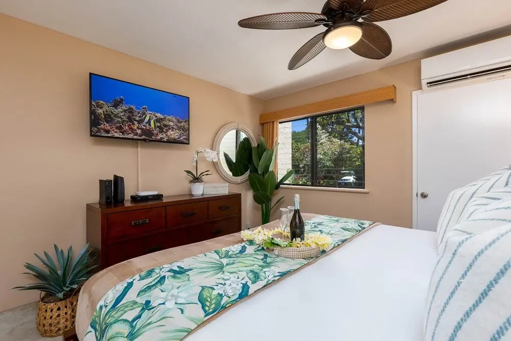 Napili Point B33 1 Bedroom Oceanfront Condo 1 Condo by RedAwning