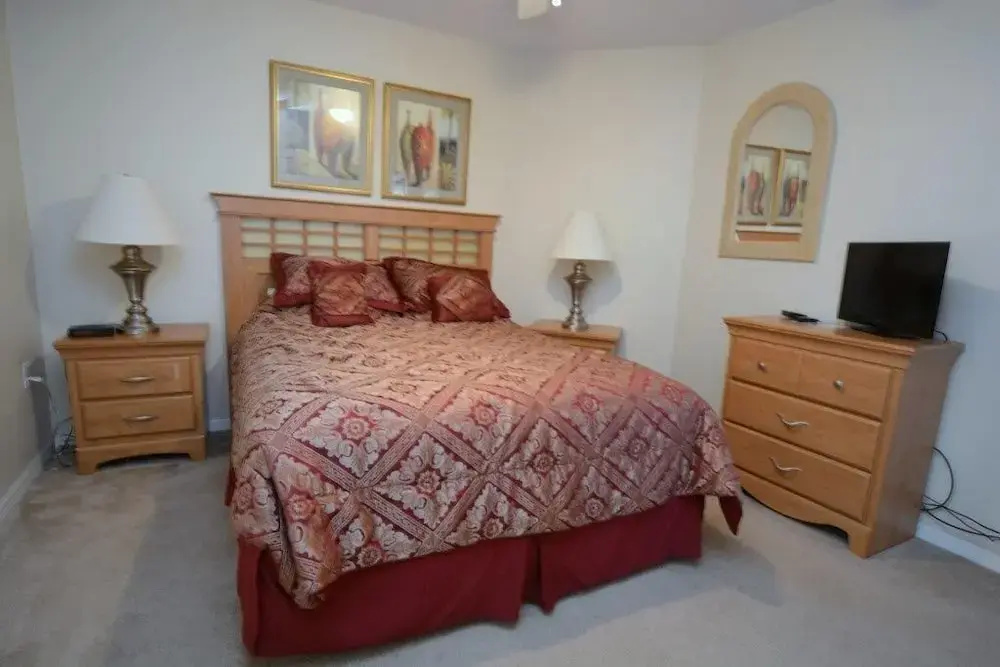 3 Bedroom Orlando Vacation Pool Home With Water View, Hot Tub, Games Room Near Disney!