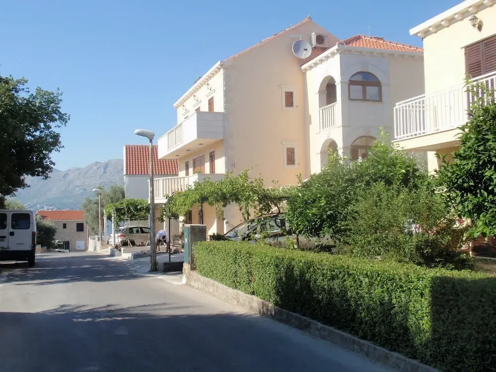 Apartments Anuška