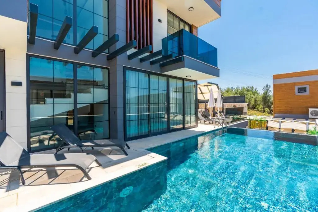 Miel Suites-2 Luxury Villa with Private Pool