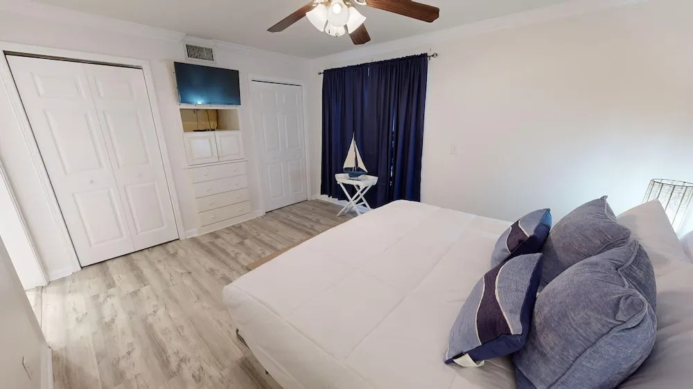 Sandpiper Cove 1086 2 Bedroom Condo by RedAwning