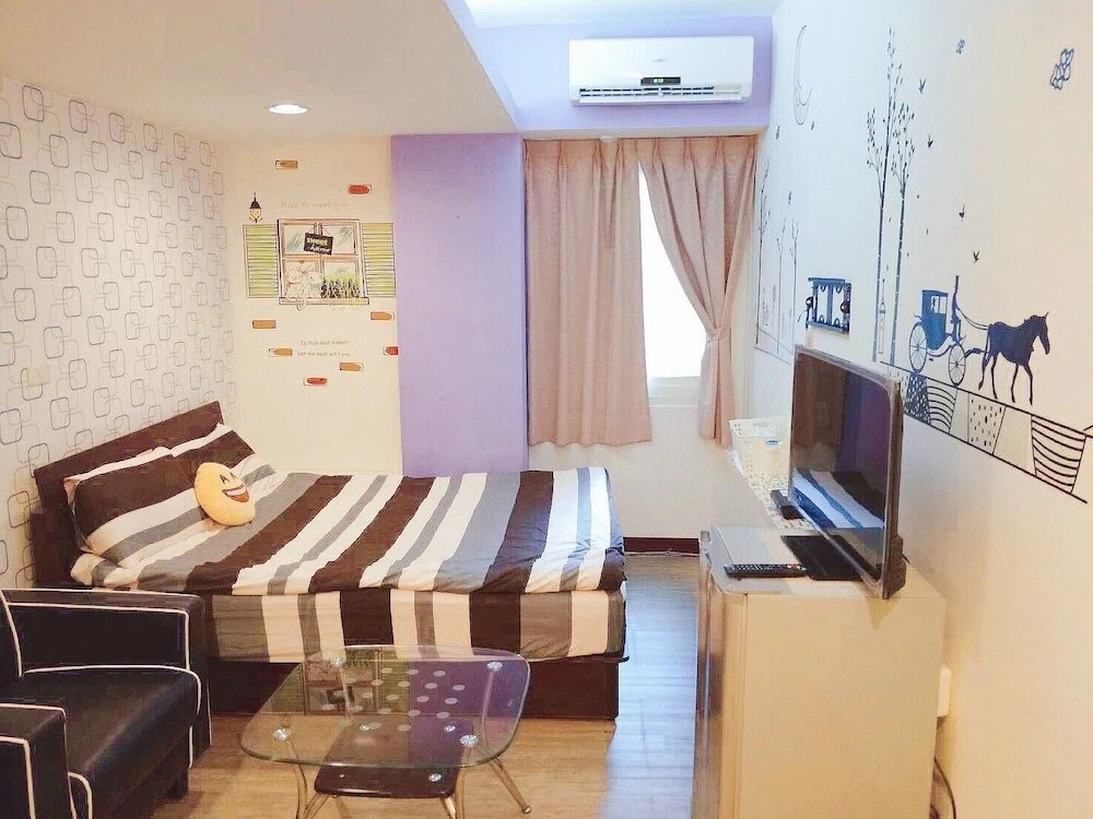 Taichung Fengjia 18 Rooms