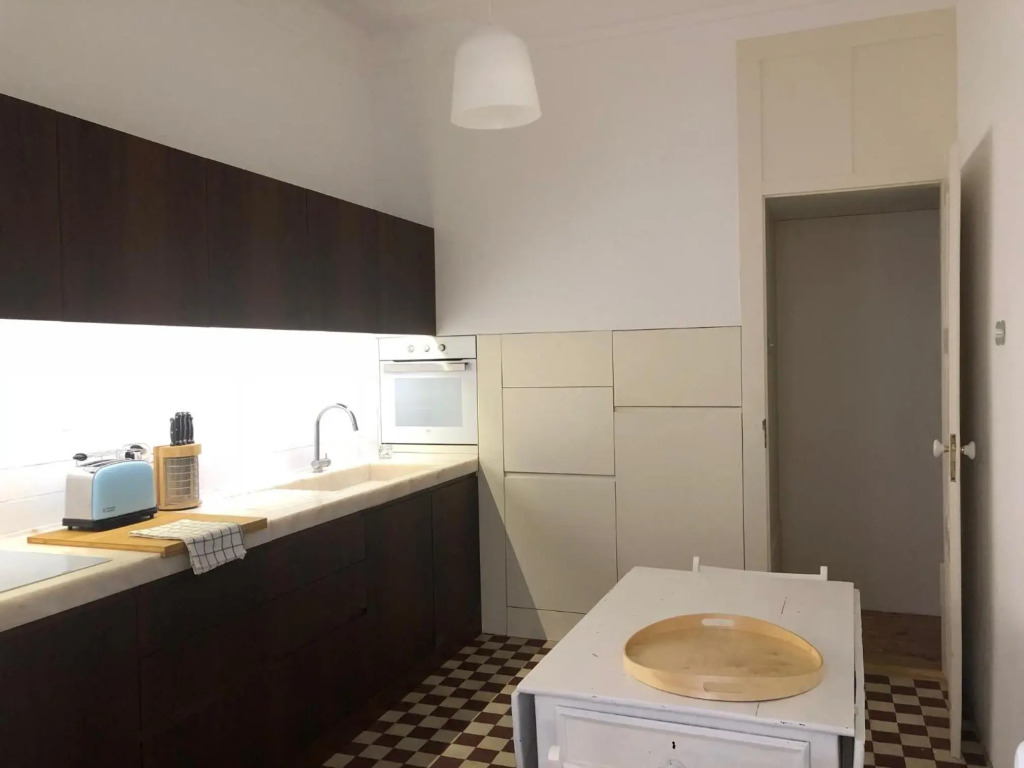 Rua Tenente Campos Rego, Ground Floor