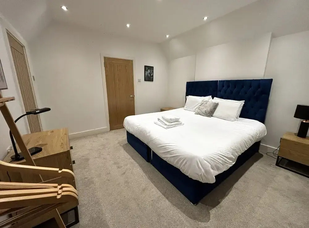 Large Home near city centre, UOB & QE hospital