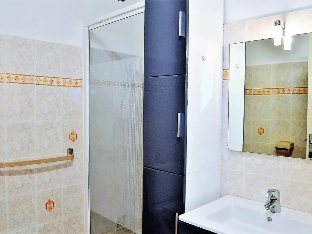 Appartement Le Lavandou, 1 pièce, 2 personnes - FR-1-251-237