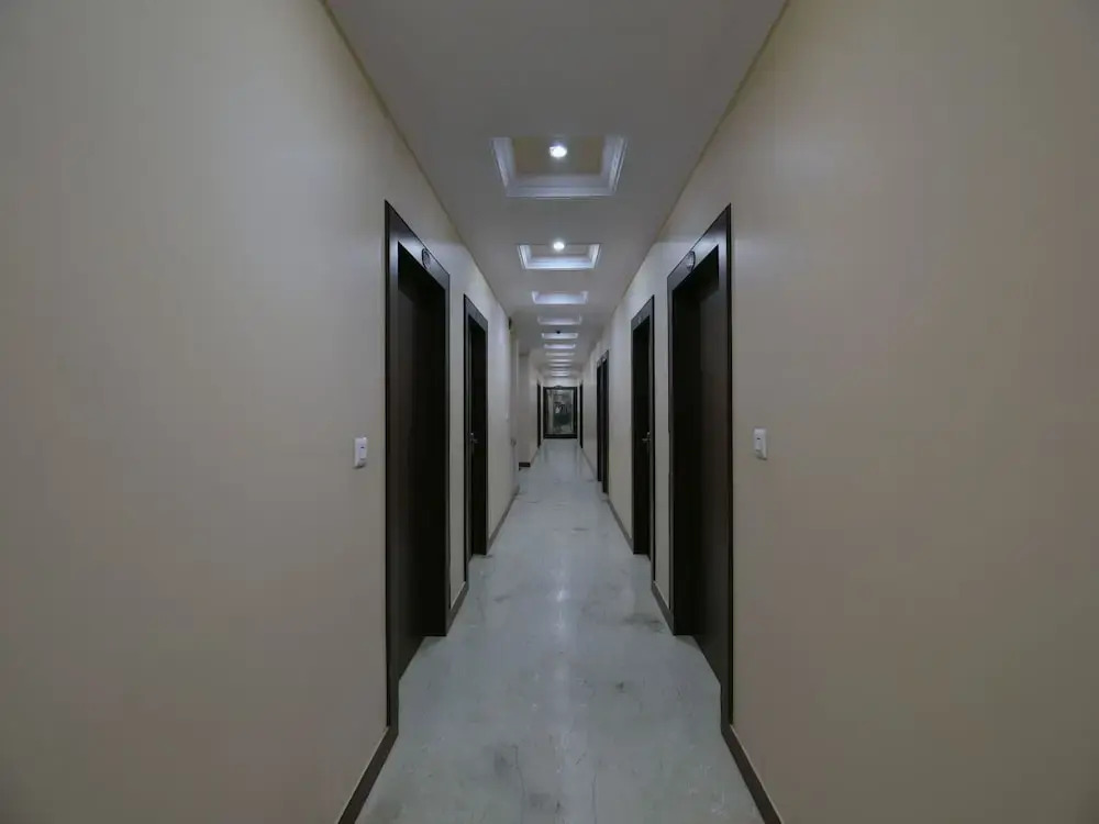 OYO 11923 Hotel Rajdhani Palace