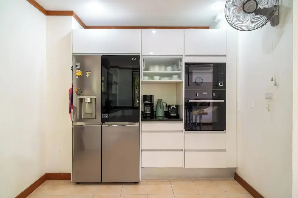 4 BR Villa walking distance to beach - KBR44