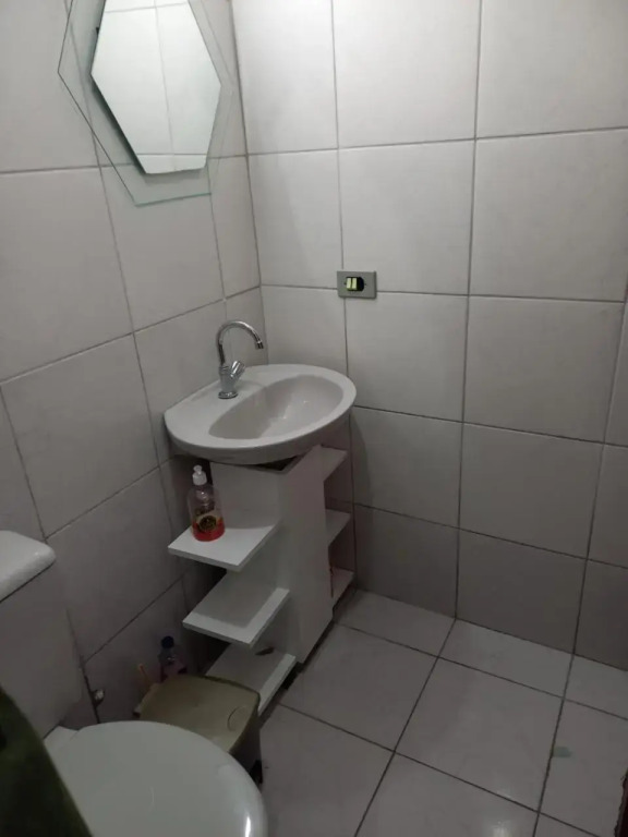 250m da praia-Kitinete com Piscina-Matinhos-PR
