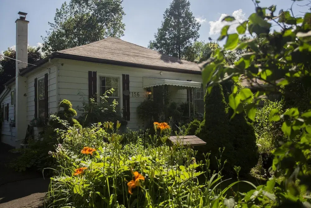 Niagara On The Lake Historic Rental Cottage