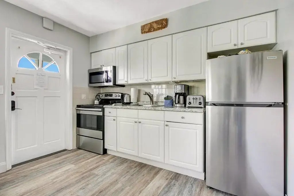 Five Palms Suite 203 - Daily - Weekly - Monthly