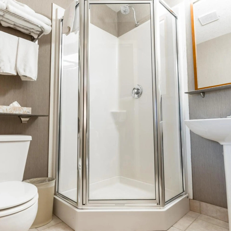 Canmore Inn & Suites