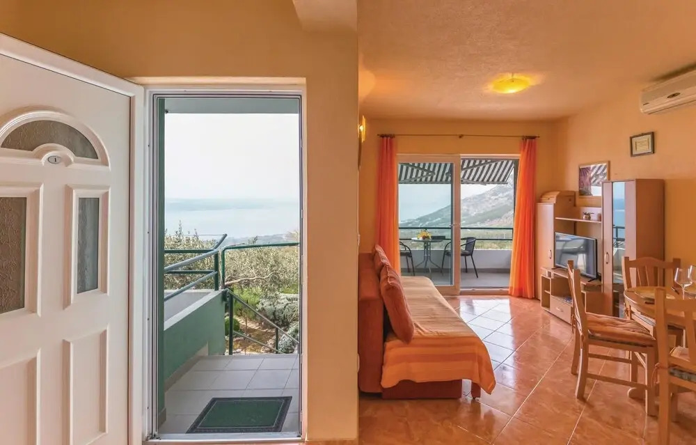 Stunning Home in Bast With Wifi and 1 Bedrooms
