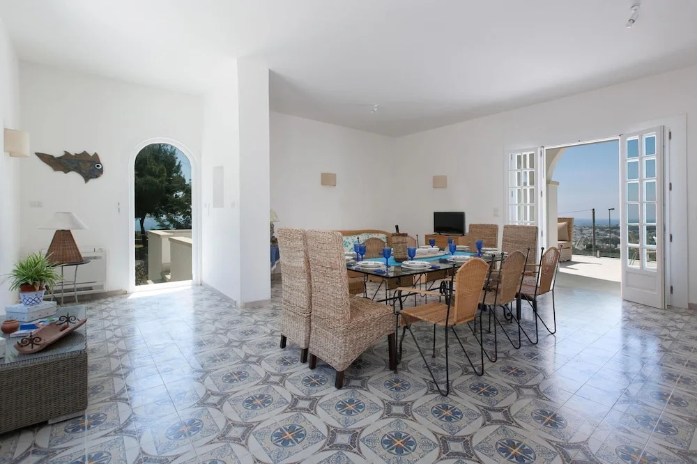 Villa Perla Bianca by LoveSud