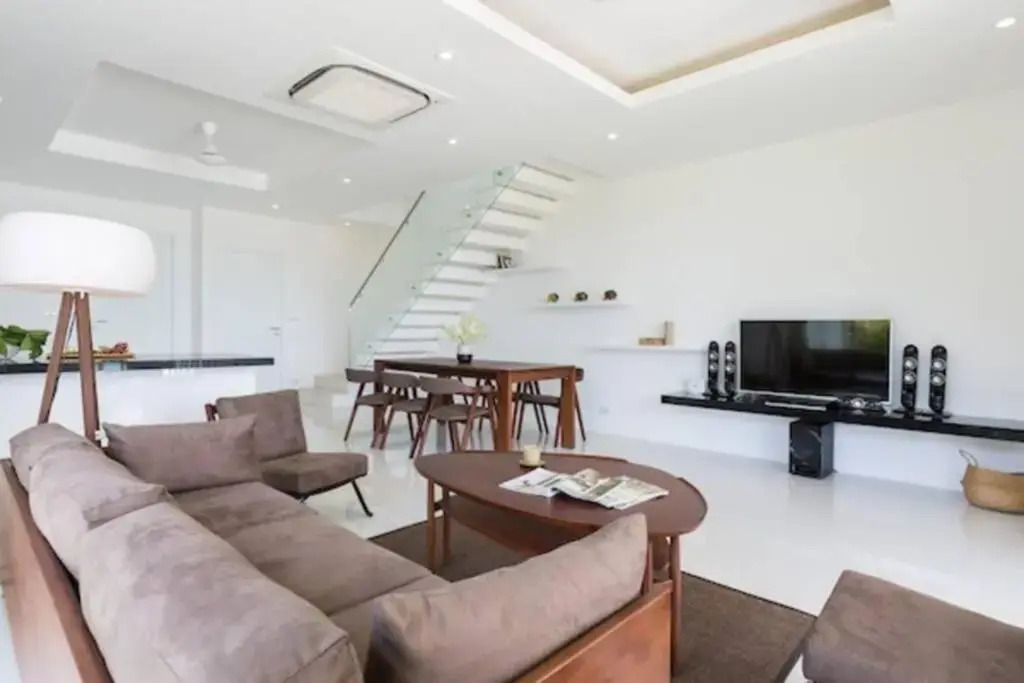 **75% DISCOUNT** 3 Bed/4 Bath SEA VIEWS BIG GARDEN