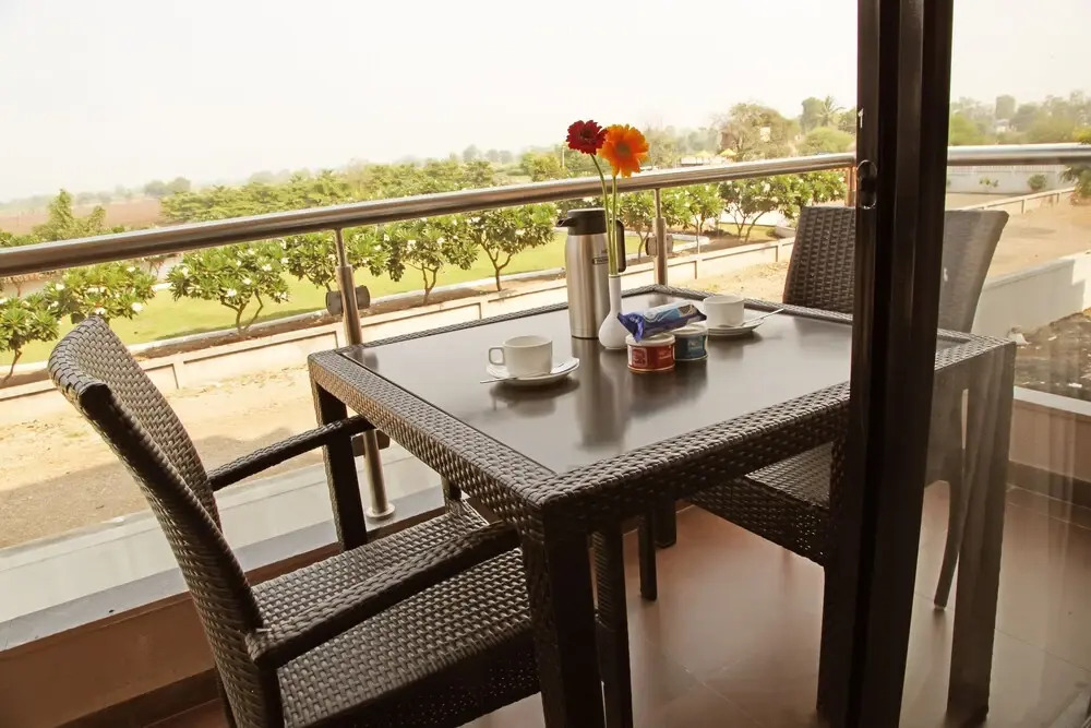 Saburi Service Apartments