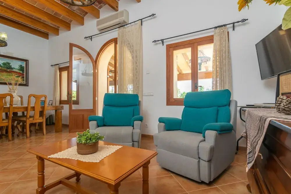 Sa Cumuna in Campos With 3 Bedrooms and 2 Bathrooms