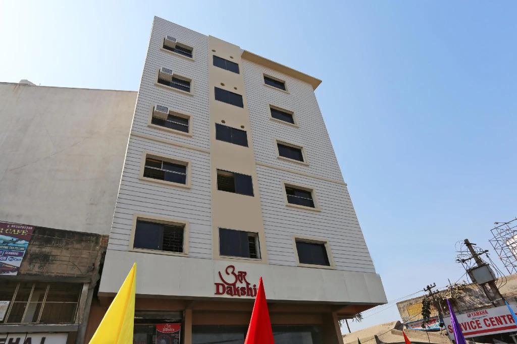 OYO Flagship 11549 Crystal INN