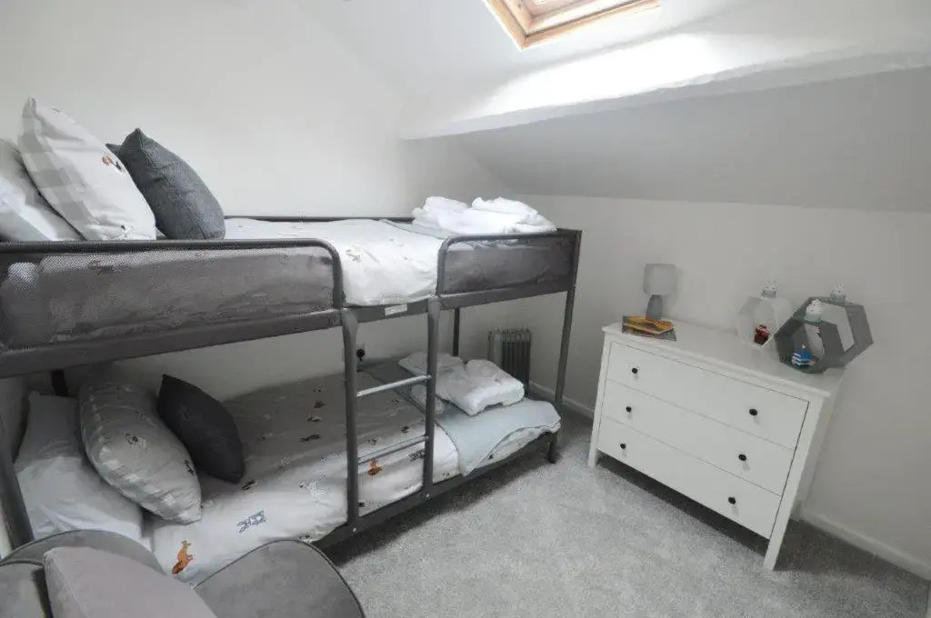 Old Post Office - Hot Tub, Real Fire, Cumbrian Lakes Coastal Cottage