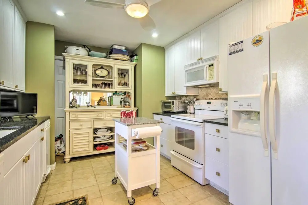 9 Mi to Ocean City Beaches: Retreat w/ Patio