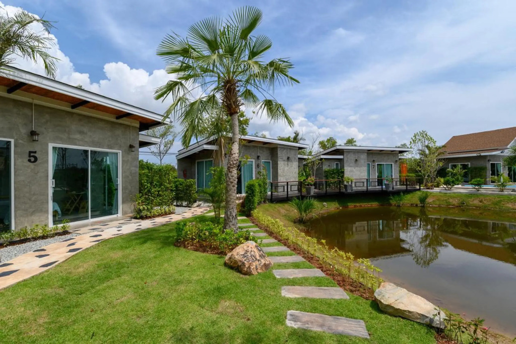 Loftpical Resort