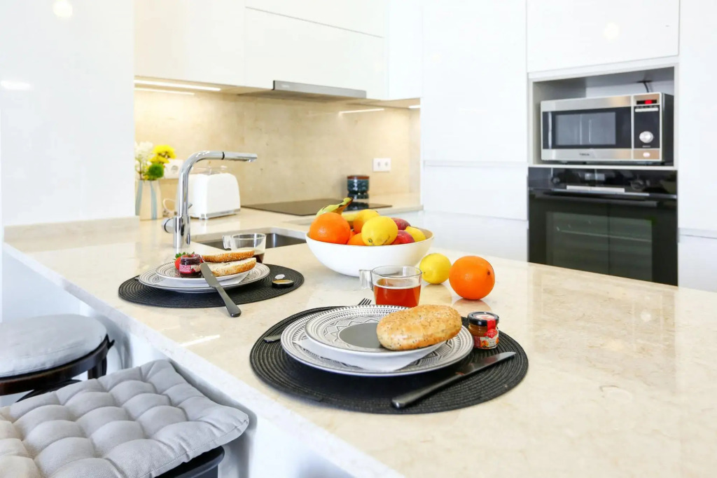 Hot Breeze Apartment