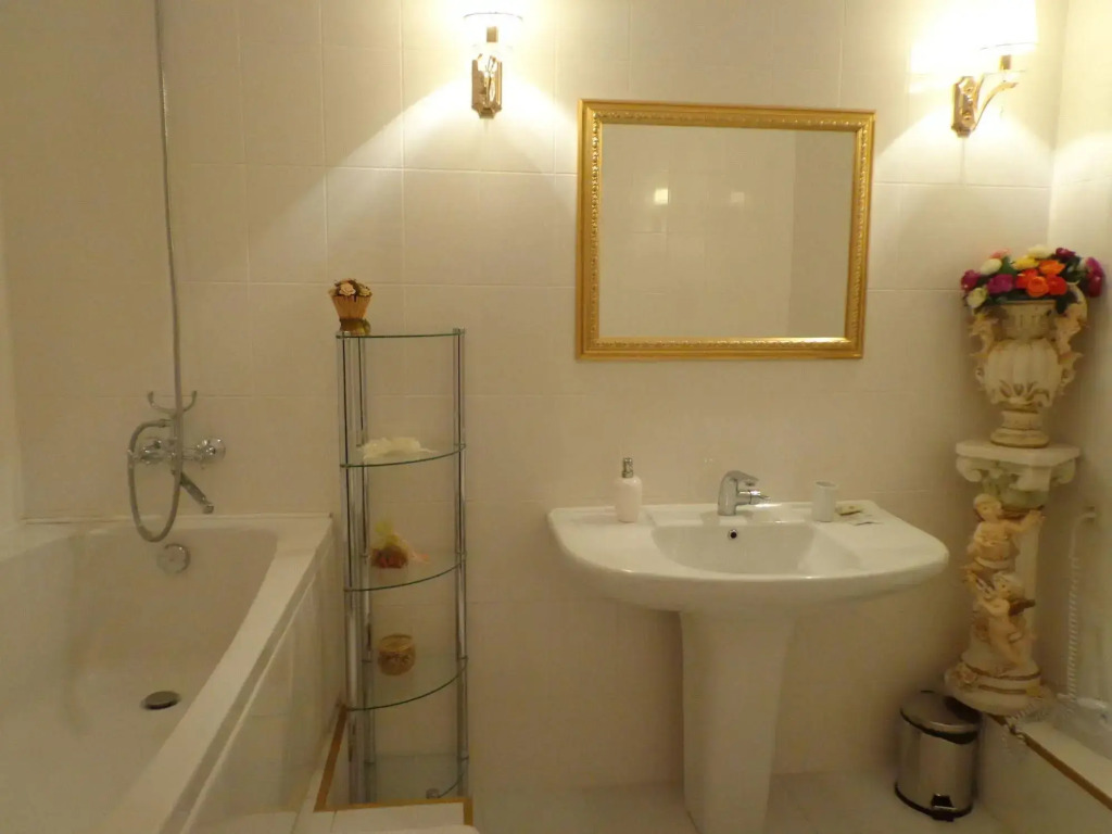 Queen Valery Hotel