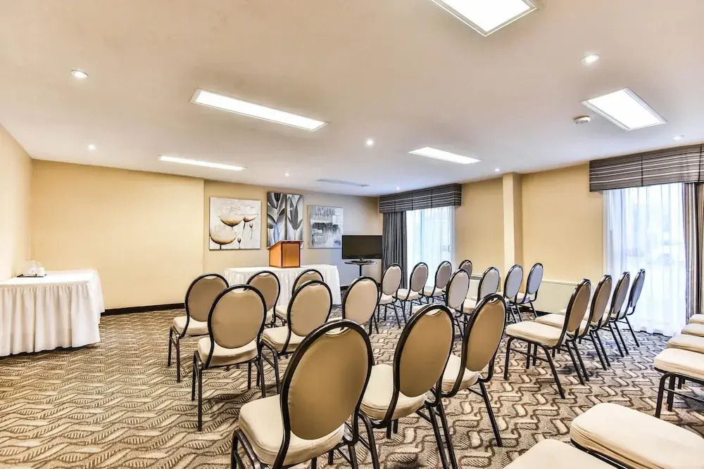 Comfort Inn Ambassador Bridge