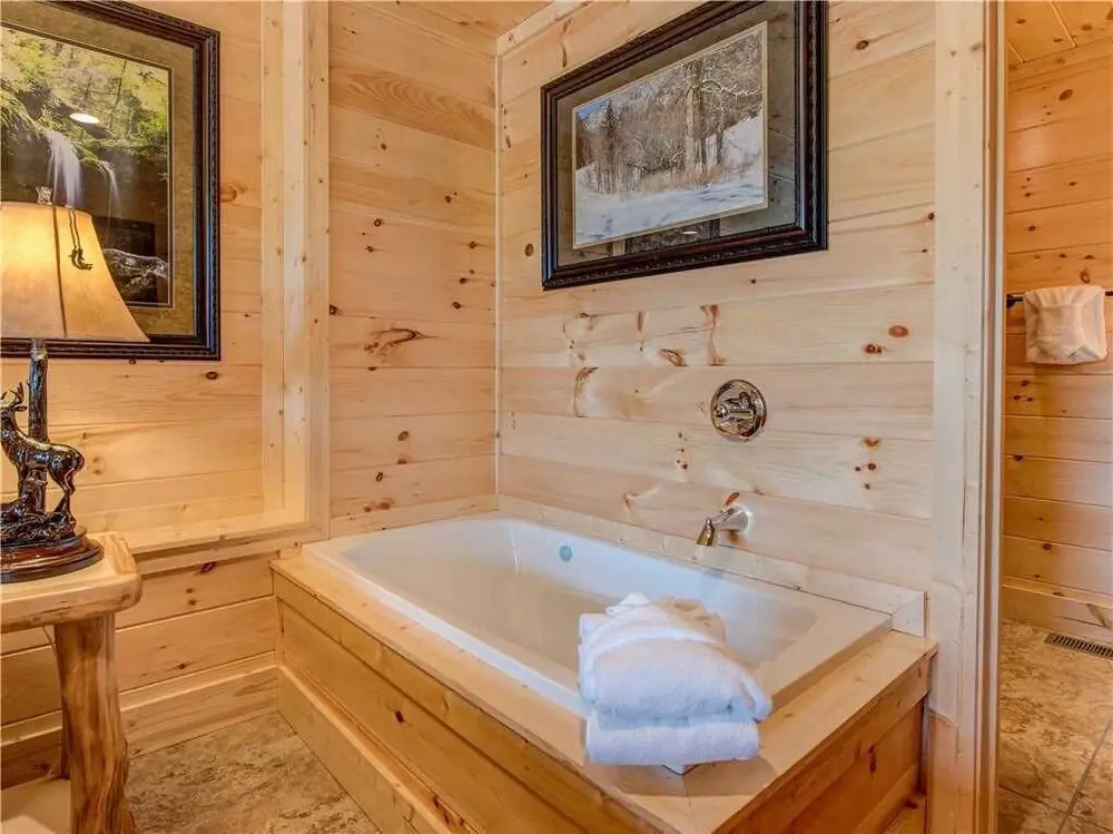 Smoky Mountain Dream - Five Bedroom Cabin