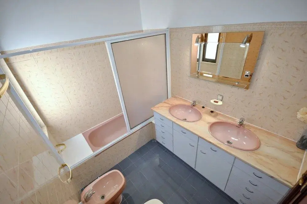 Private Pool Villa Walking Distance to Local Amenities