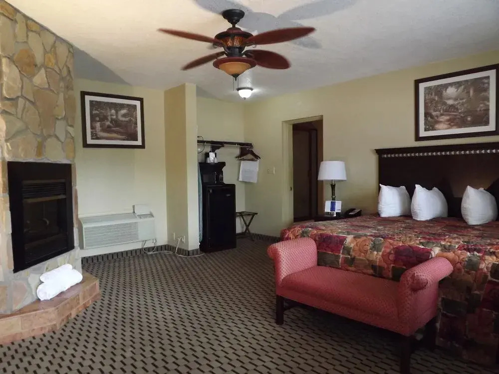 Travelodge Fairmont
