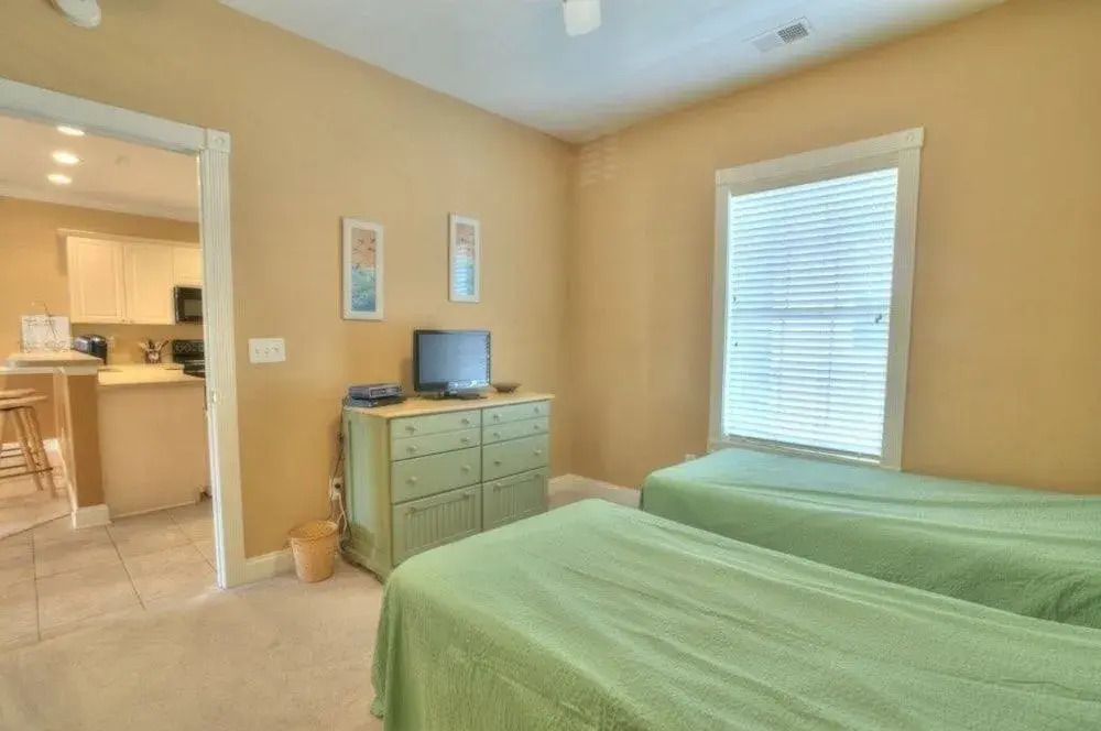 Magnolia Pointe 203 4821 2 Br condo by RedAwning