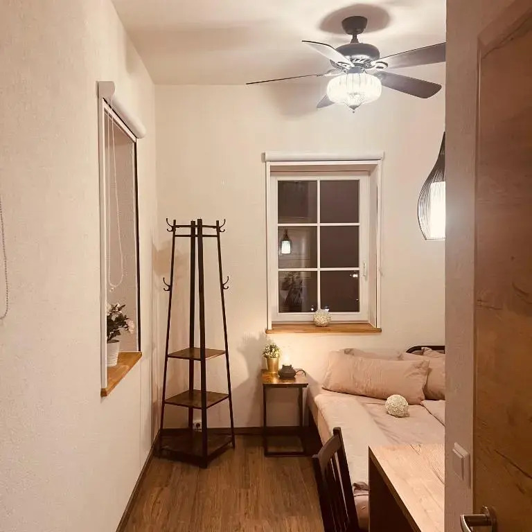Rose Boardinghouse 24h-7d Self Check-In Automat
