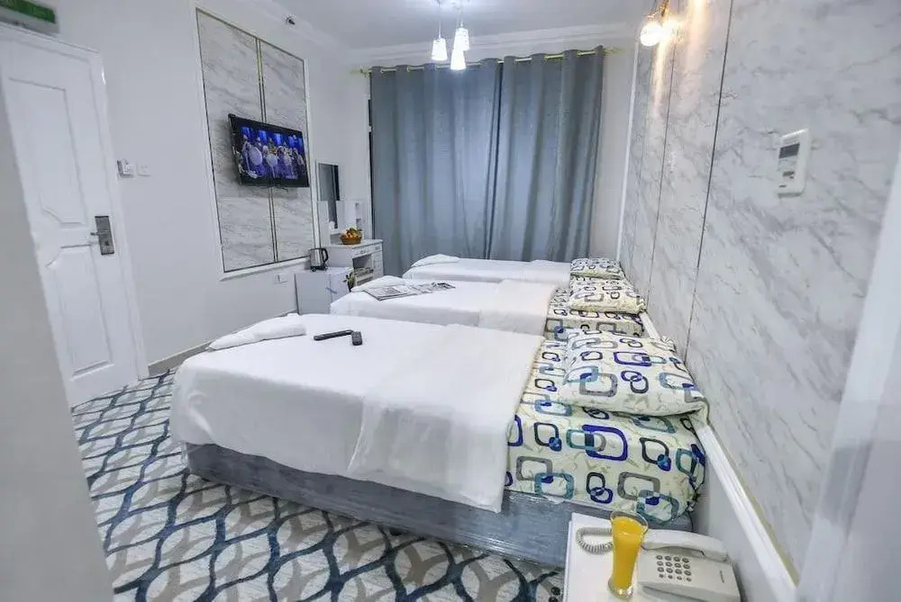Dream White Hotel