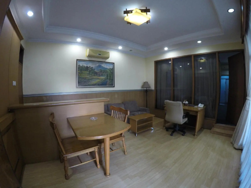 Crown Hotel Tasikmalaya