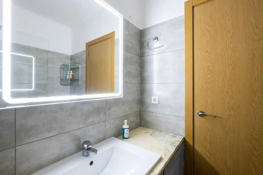 #065 Vila Magna Flat with Pool by Home Holidays